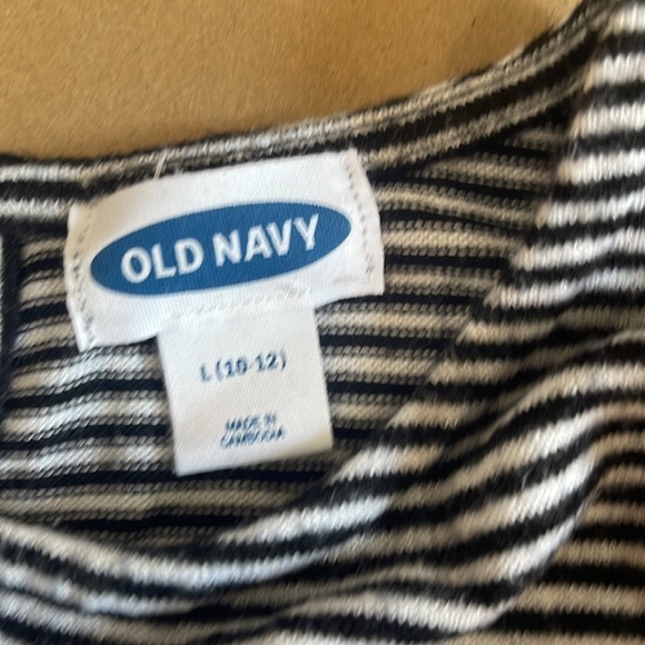 Old navy girl stripped shirt - Picture 4 of 4
